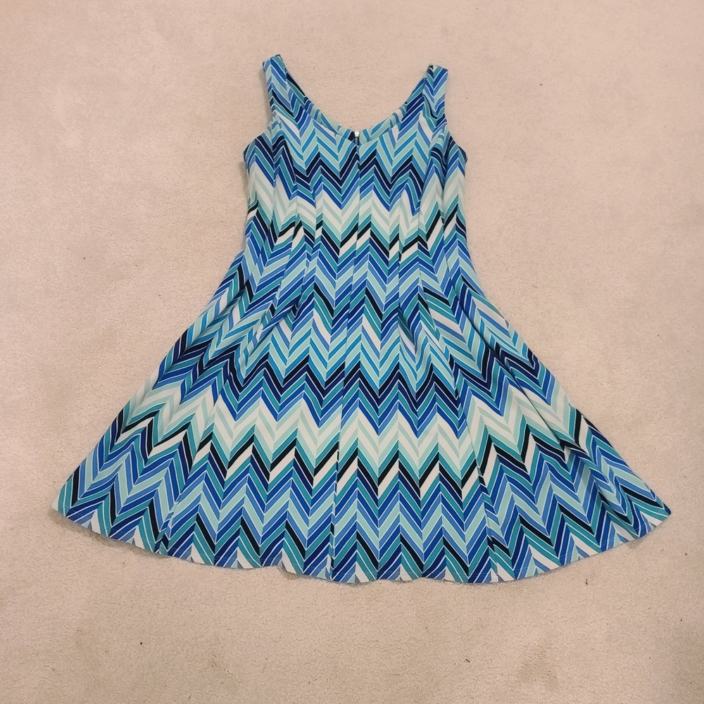 Gabby Skye Blue and White Chevron Midi Dress